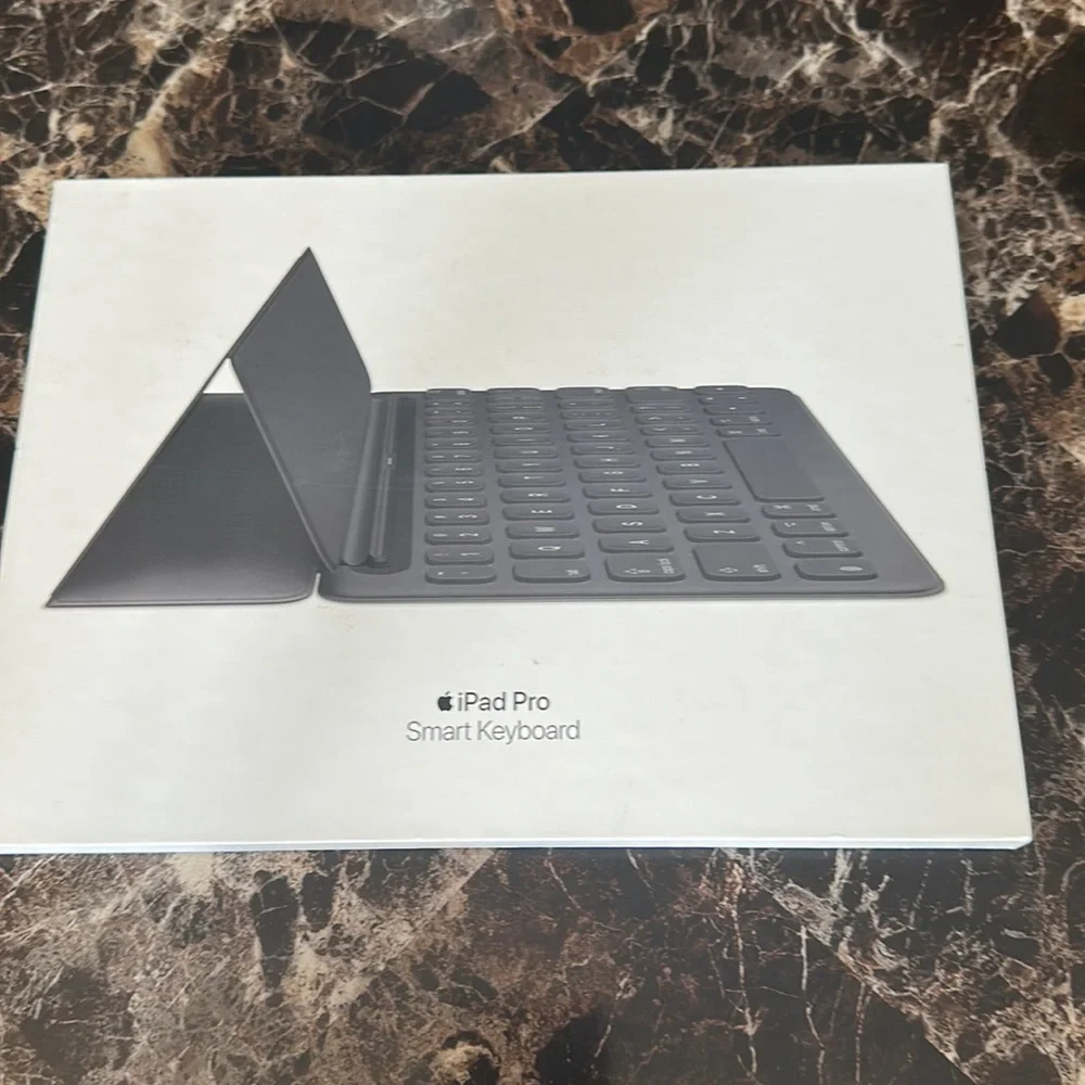 Brand new Apple iPad Pro keyboard